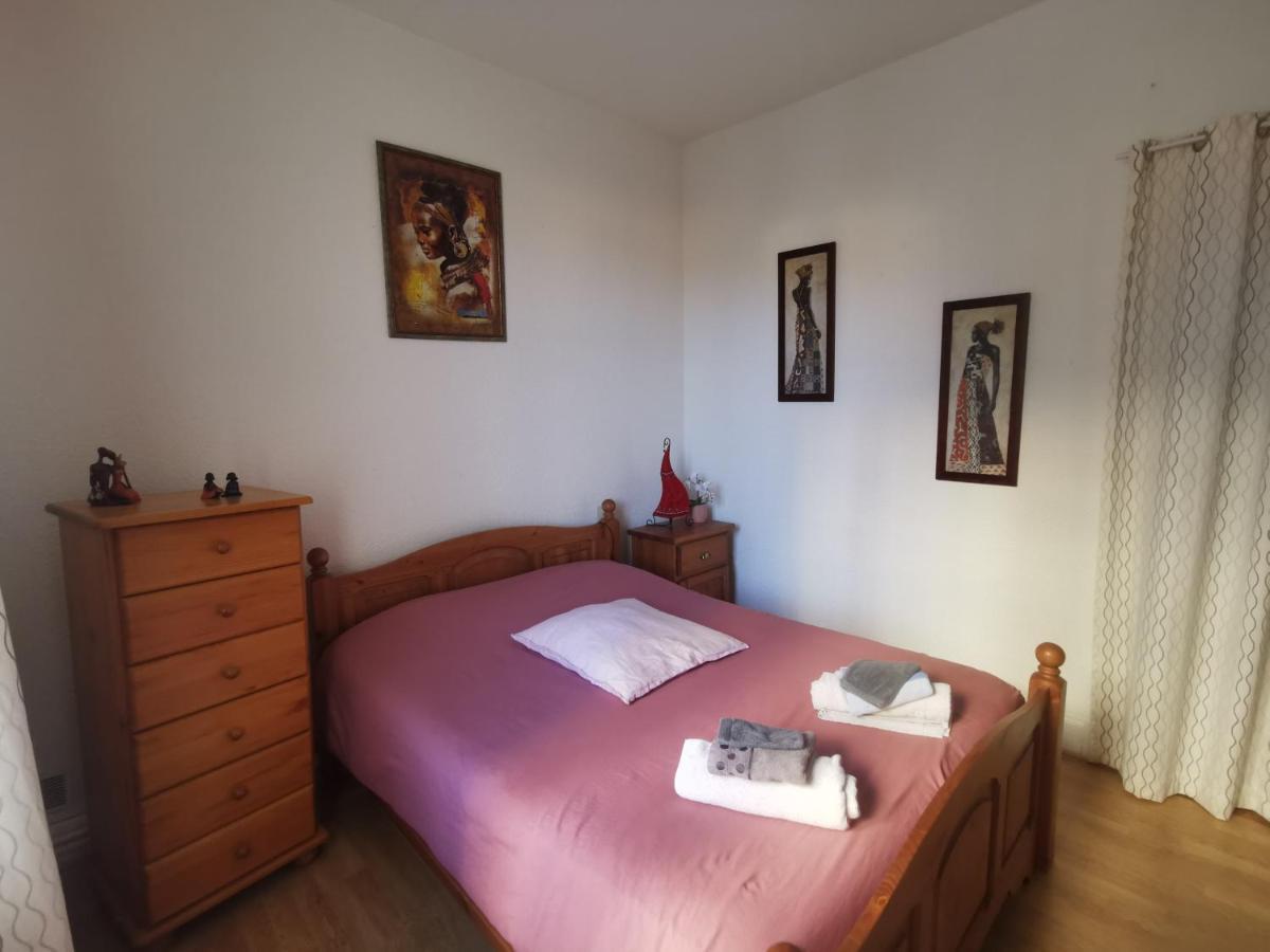 Bel Appartement Tout Equipe! Proche Des Parcs, Avec Sa Cour Privative Et Sa Place De Parking Securisee A 450 M Du Logement Виши Екстериор снимка