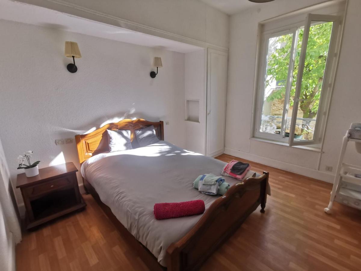 Bel Appartement Tout Equipe! Proche Des Parcs, Avec Sa Cour Privative Et Sa Place De Parking Securisee A 450 M Du Logement Виши Екстериор снимка